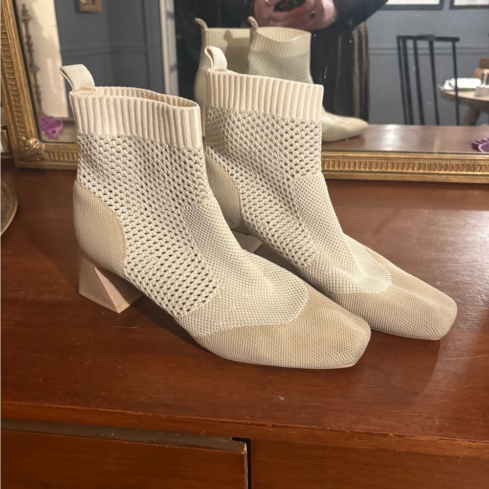 VIVAIA Cream Knit Ankle Booties